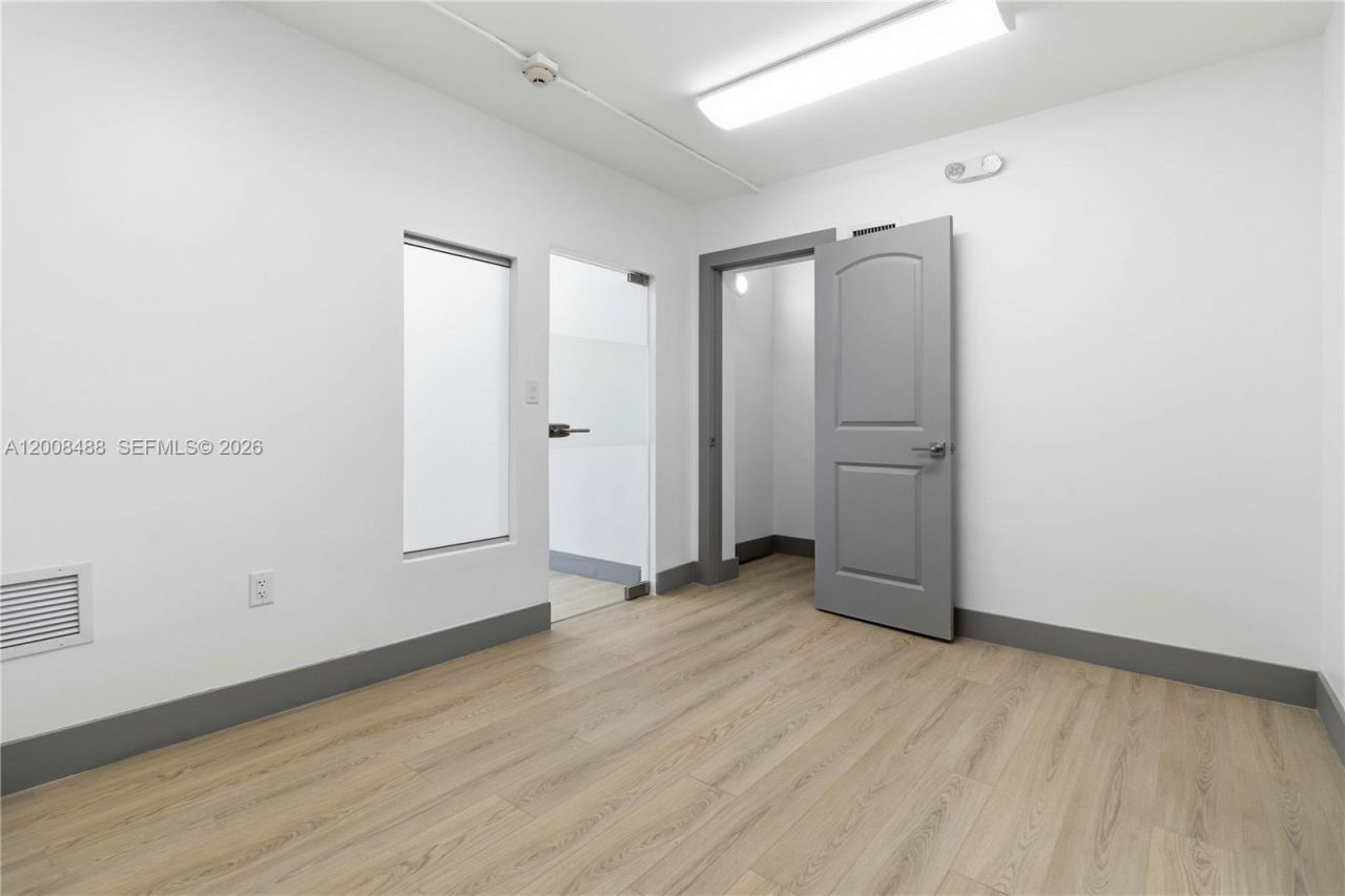 470 NW 22nd Ave , Miami, FL 33125 Photo