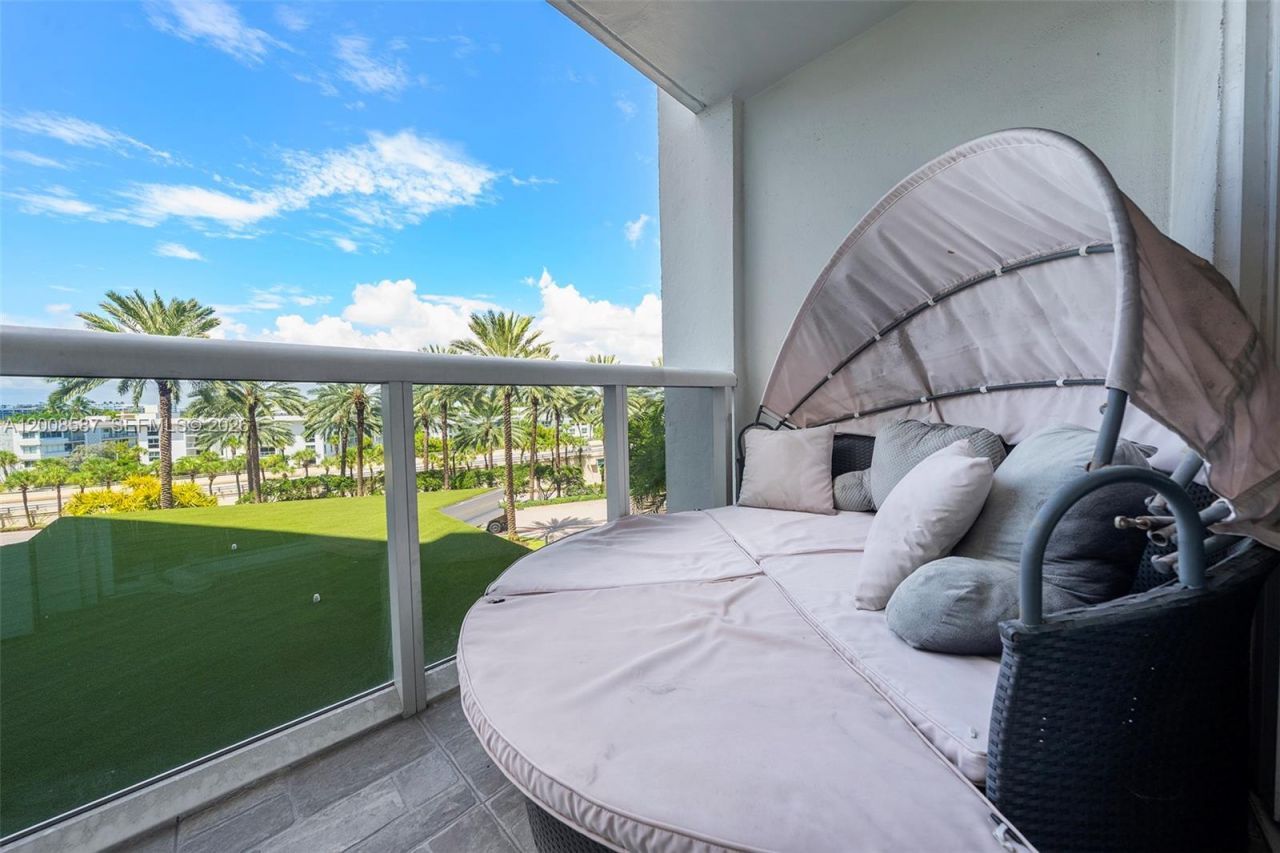 10275 Collins Ave, Unit 327, Bal Harbour, FL 33154 Photo