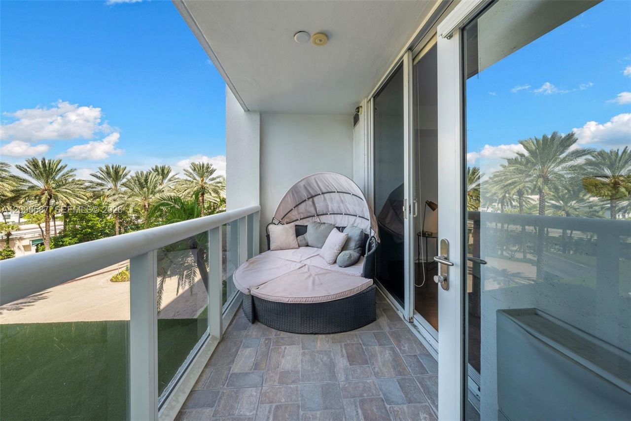 10275 Collins Ave, Unit 327, Bal Harbour, FL 33154 Photo