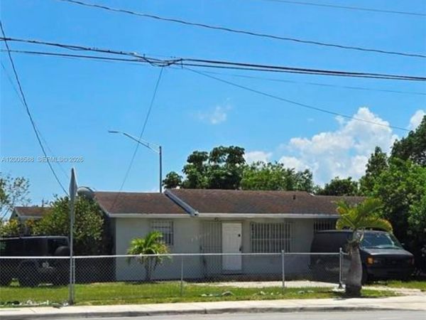 11800 SW 216th St, Miami, FL 33170