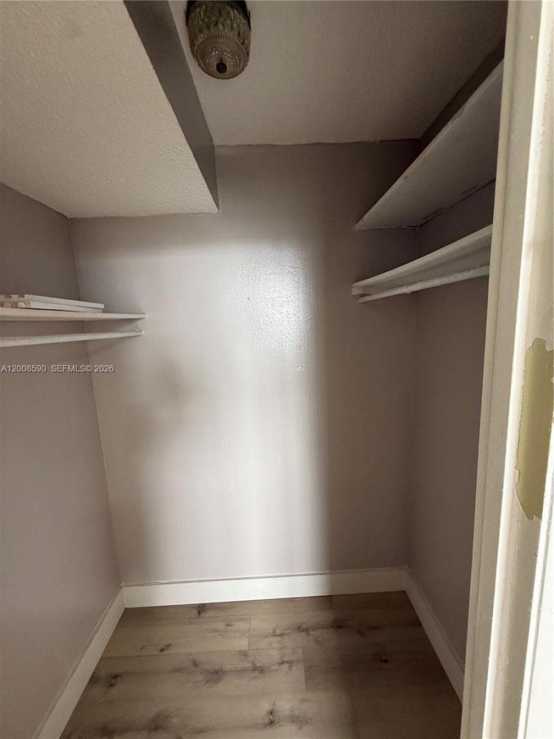 15600 NW 7th Ave , Unit 618, Miami, FL 33169 Photo