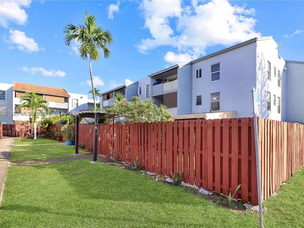 6095 W 18th Ave, Unit S219, Hialeah, FL 33012
