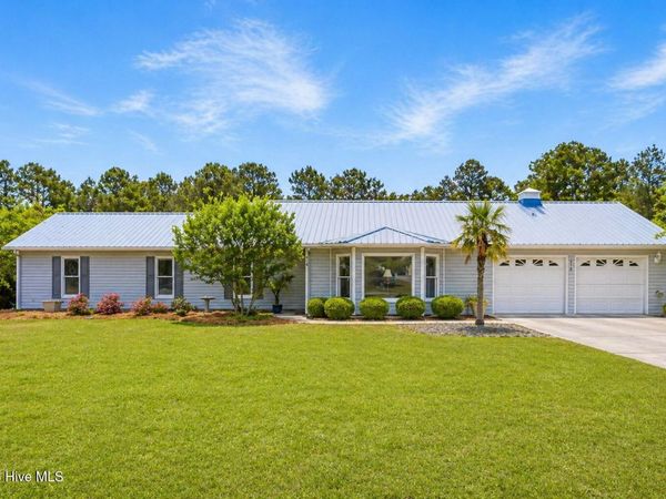 218 Lake Arthur Drive, Newport, NC 28570