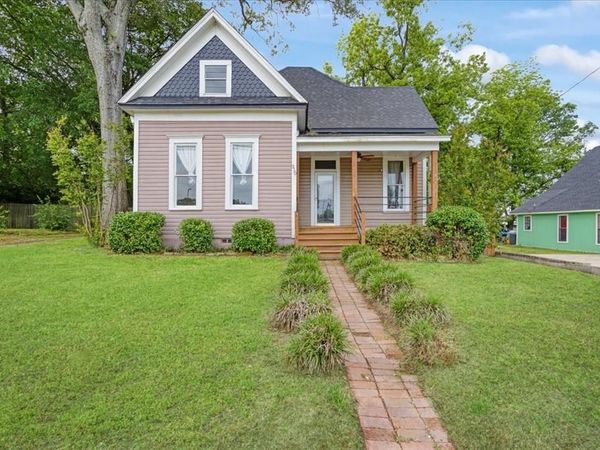 310 E 3rd St. , Mount Pleasant, TX 75455