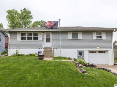 5229 Drexel Street , Omaha, NE 68117