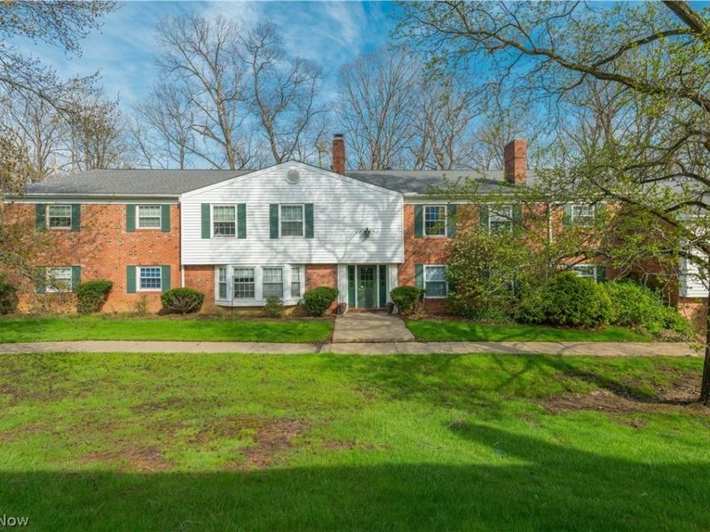 7005 Carriage Hill Drive, Unit 102, Brecksville, OH 44141 Photo 1