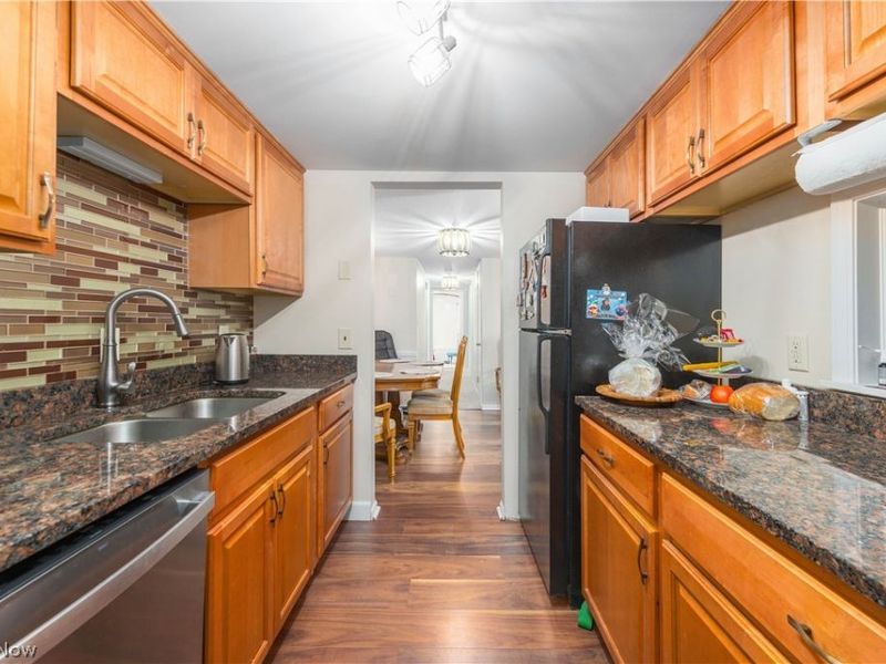 7005 Carriage Hill Drive, Unit 102, Brecksville, OH 44141 Photo 17