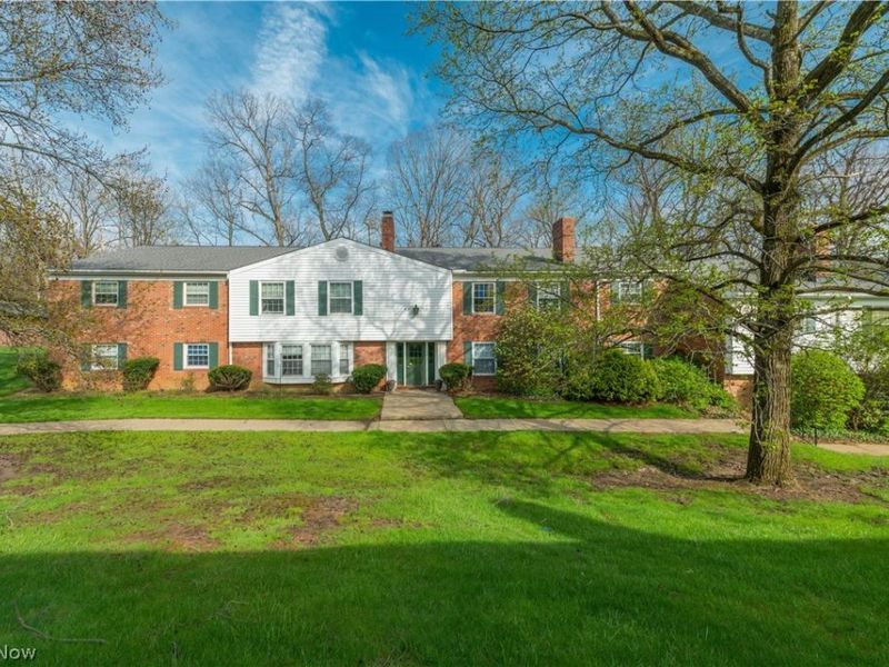 7005 Carriage Hill Drive, Unit 102, Brecksville, OH 44141 Photo 2