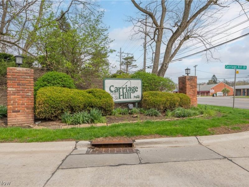 7005 Carriage Hill Drive, Unit 102, Brecksville, OH 44141 Photo 5