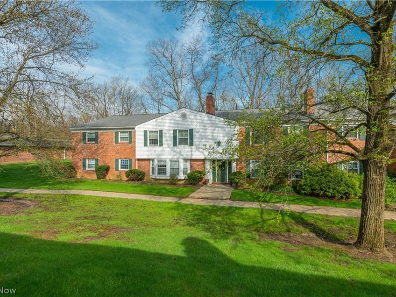 7005 Carriage Hill Drive, Unit 104, Brecksville, OH 44141 Photo 2