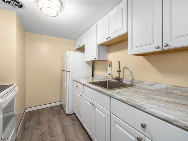 7005 Carriage Hill Drive, Unit 104, Brecksville, OH 44141 Photo 24