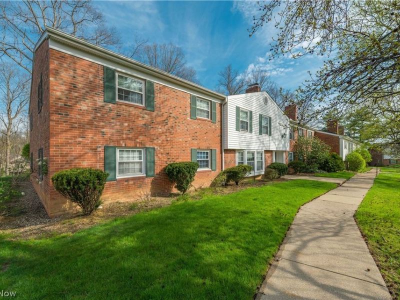 7005 Carriage Hill Drive, Unit 104, Brecksville, OH 44141 Photo 4