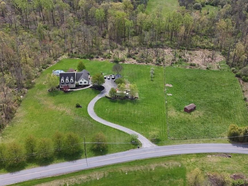 725 Buttermilk Road, Hellertown, PA 18055 Main Photo