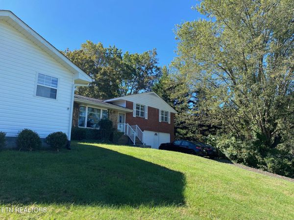 1011 Honeysuckle Drive, Newport, TN 37821