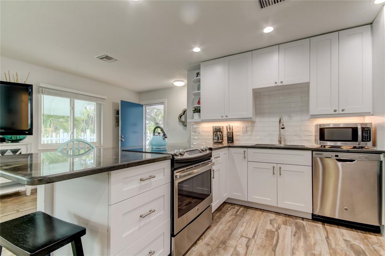 1907 2nd Street , Indian Rocks Beach, FL 33785 Photo