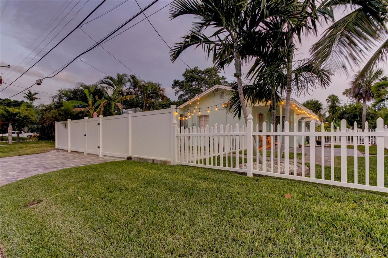 1907 2nd Street , Indian Rocks Beach, FL 33785 Photo