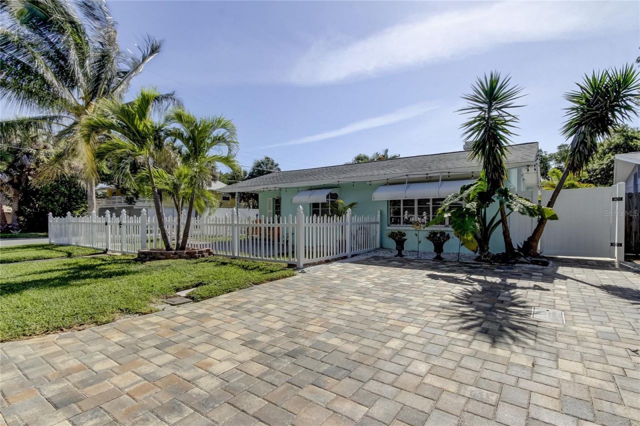 1907 2nd Street , Indian Rocks Beach, FL 33785 Photo