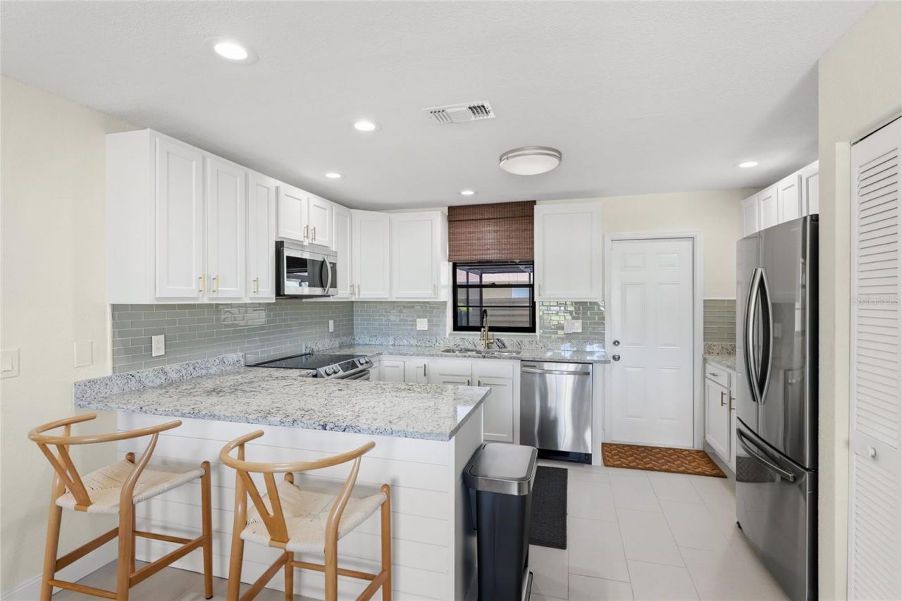6513 29th Avenue W, Bradenton, FL 34209 Photo