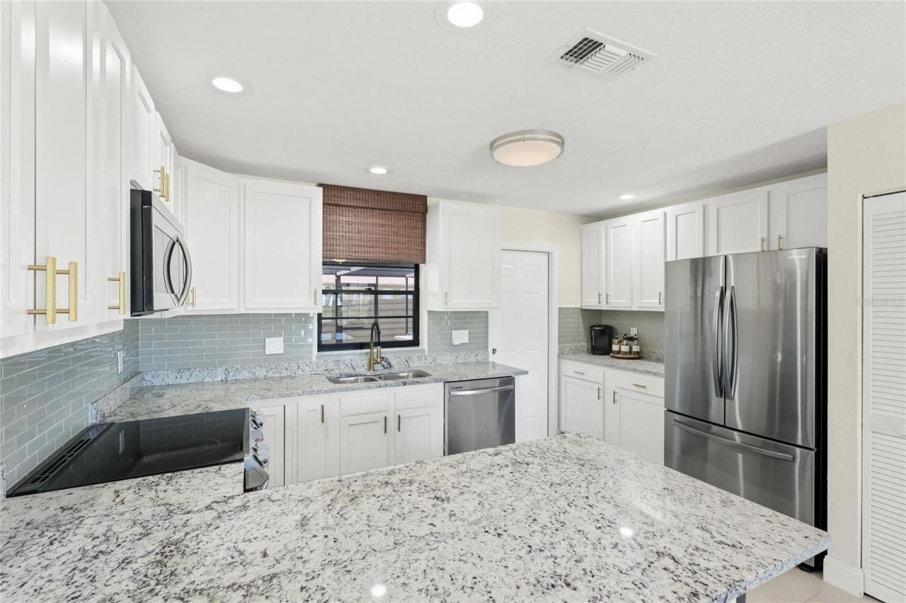 6513 29th Avenue W, Bradenton, FL 34209 Photo