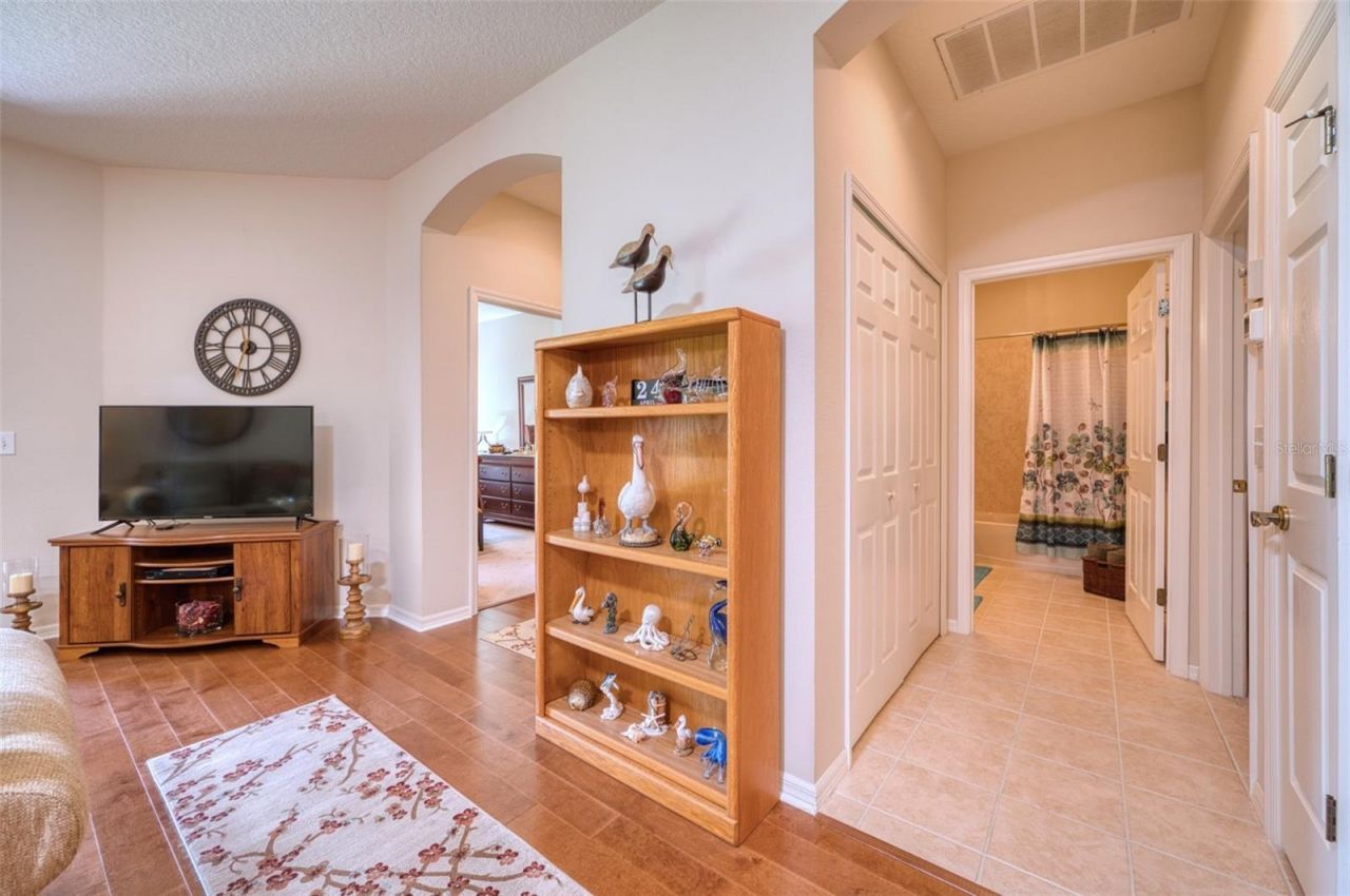 8223 Simpson Falls Court, Sarasota, FL 34243 Photo