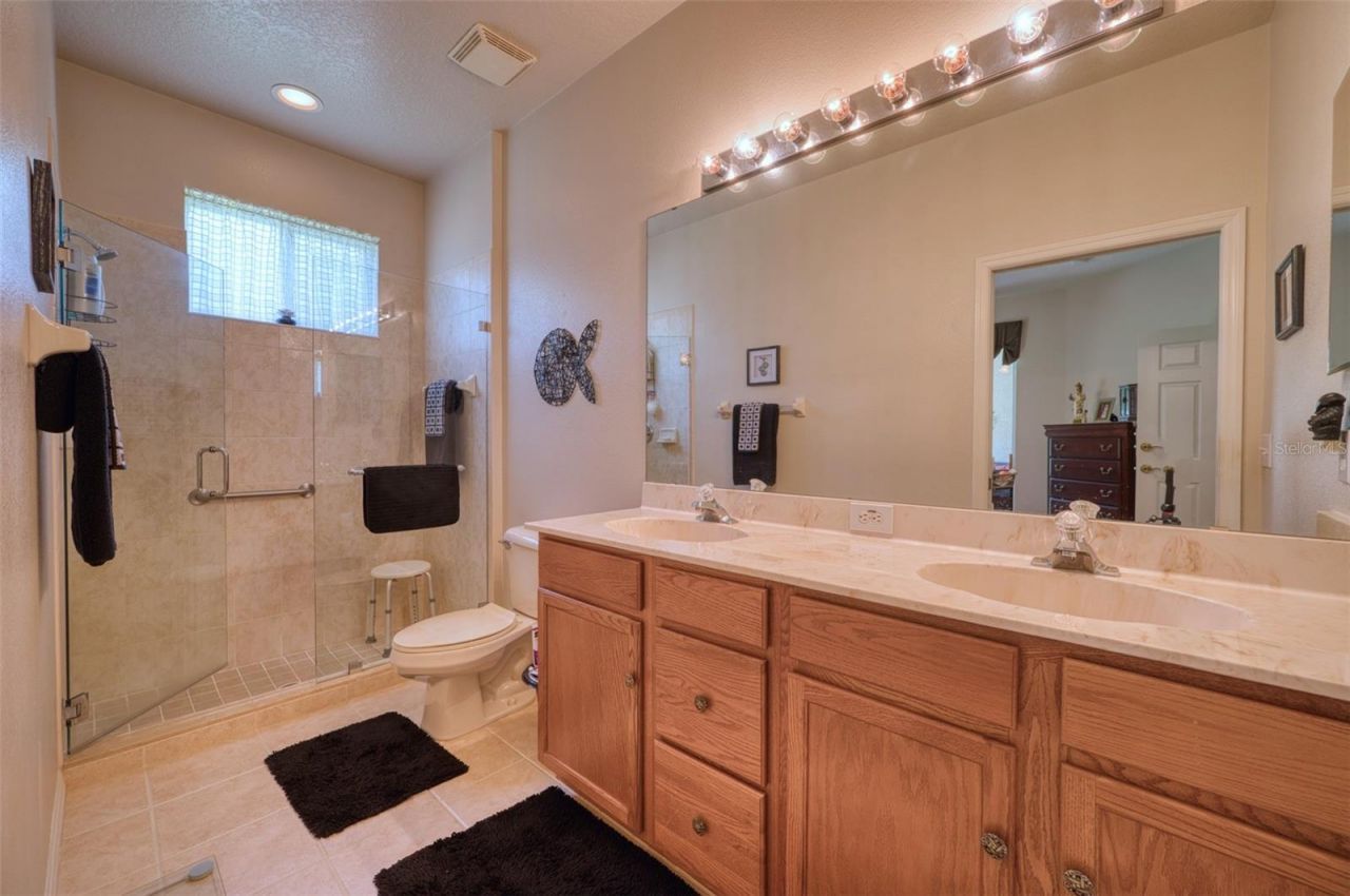 8223 Simpson Falls Court, Sarasota, FL 34243 Photo