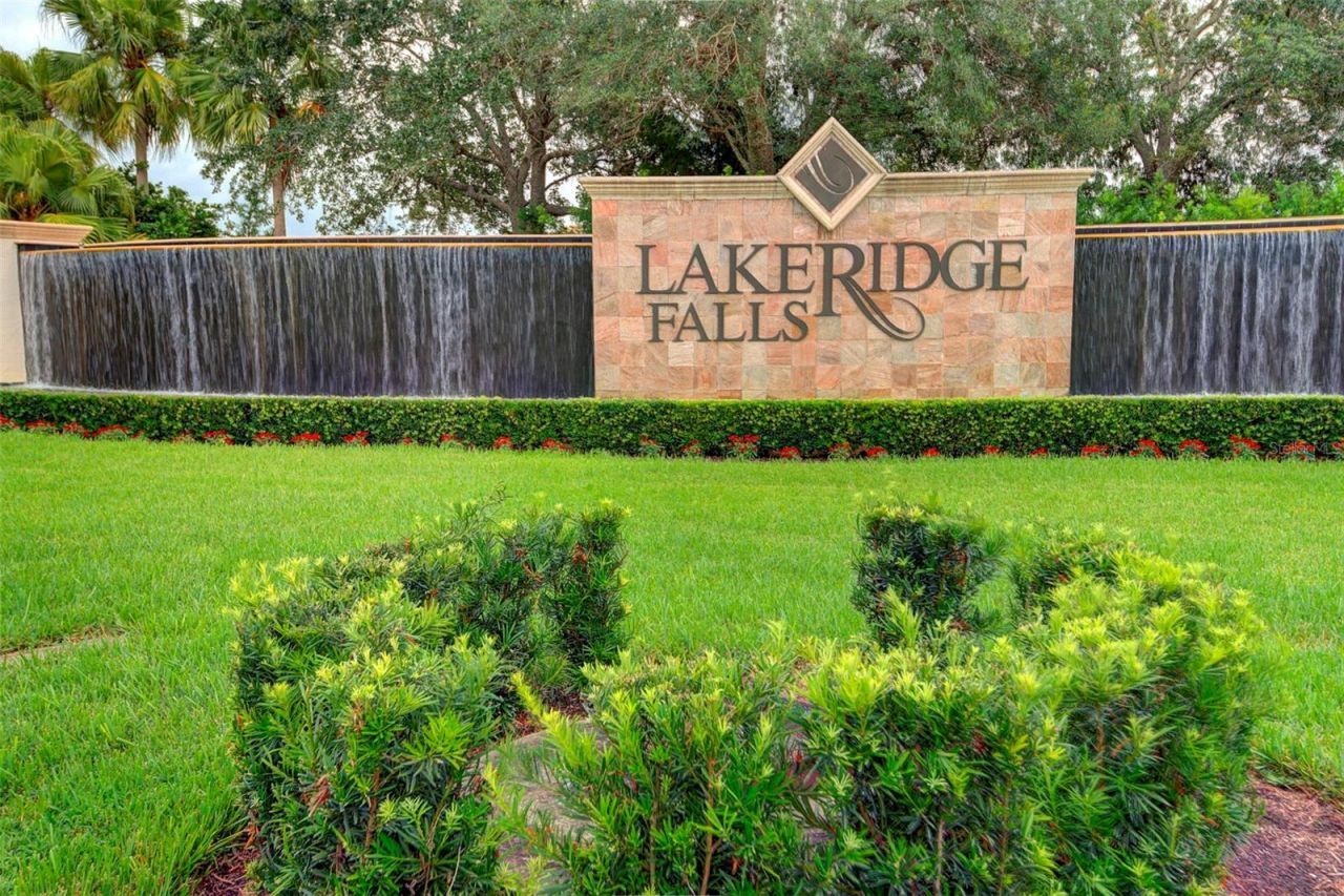 8223 Simpson Falls Court, Sarasota, FL 34243 Photo