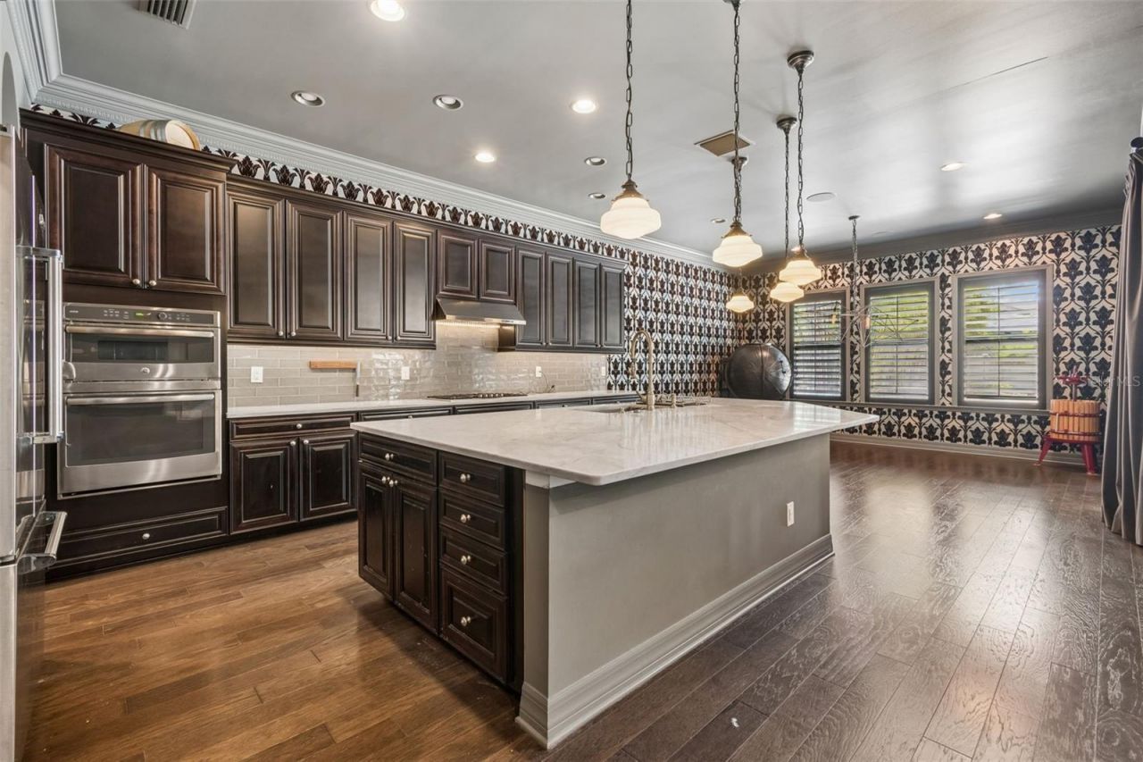 14320 Avon Farms Drive, Tampa, FL 33618 Photo