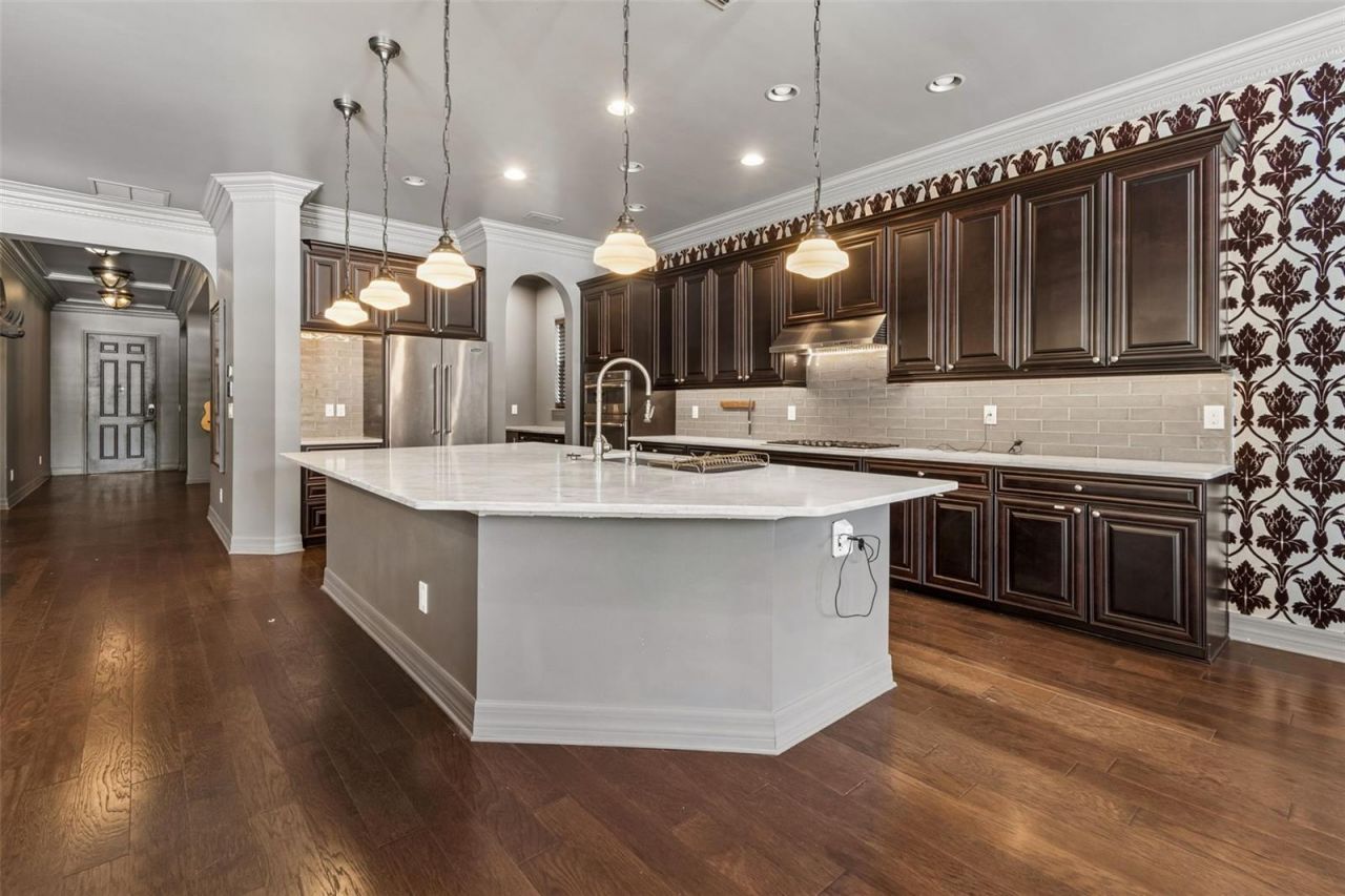 14320 Avon Farms Drive, Tampa, FL 33618 Photo