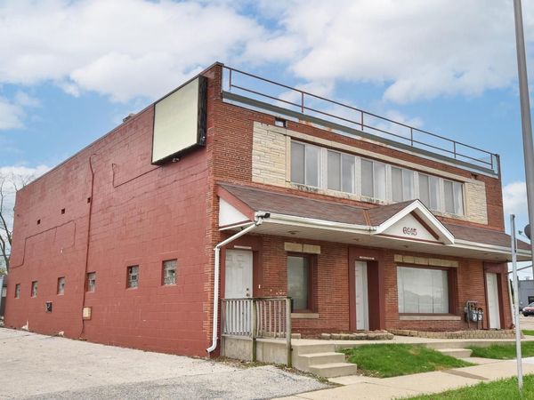 6915 W Capital DRIVE, Milwaukee, WI 53216