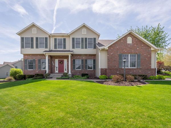 5355 Heather Glen Circle , Bettendorf, IA 52722