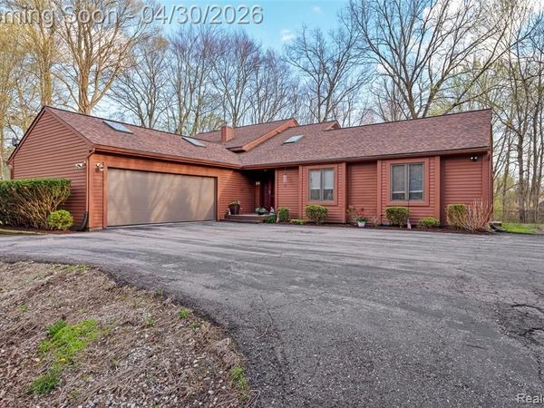 8412 Beacon Lane, Salem Twp, MI 48168