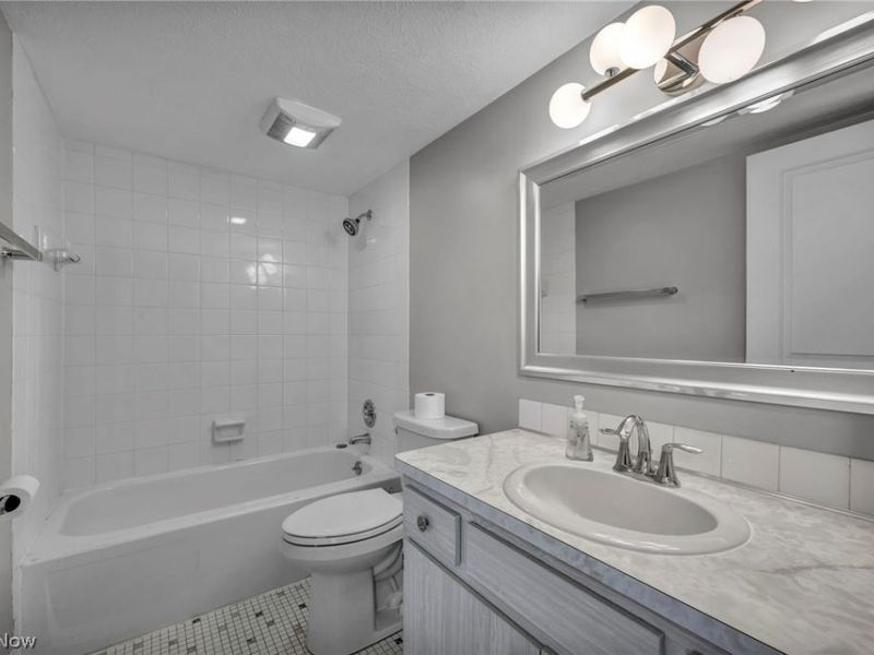 4183 Columbia Road, North Olmsted, OH 44070 Photo 28