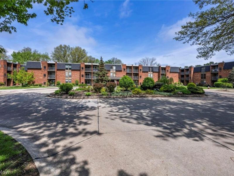 4183 Columbia Road, North Olmsted, OH 44070 Photo 3