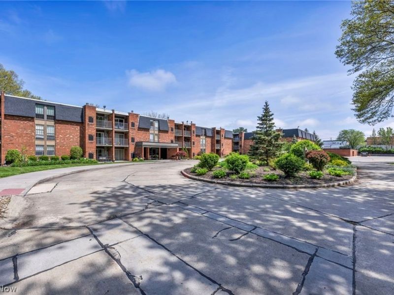 4183 Columbia Road, North Olmsted, OH 44070 Photo 4