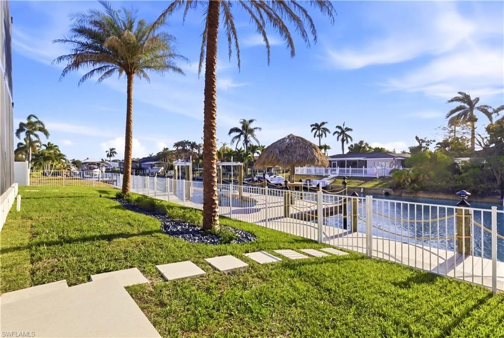5332 Mayfair Ct, Cape Coral, FL 33904 Photo