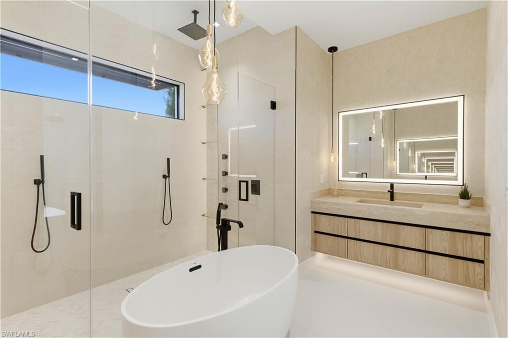5332 Mayfair Ct, Cape Coral, FL 33904 Photo