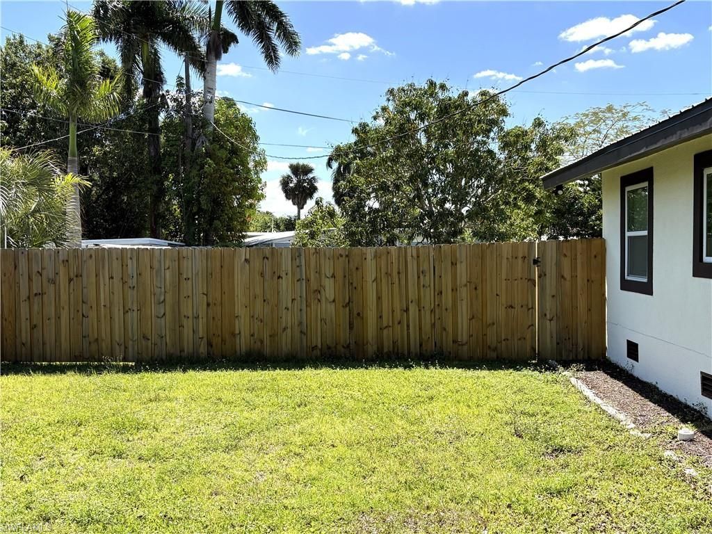 4462 E Riverside Dr, Fort Myers, FL 33905 Photo