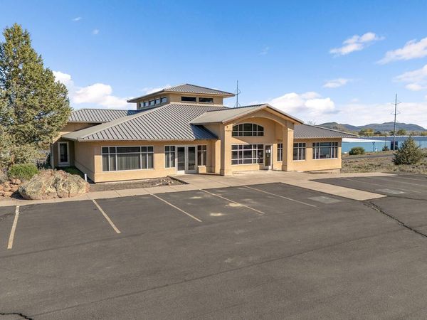 3090 Memorial Drive, Klamath Falls, OR 97601