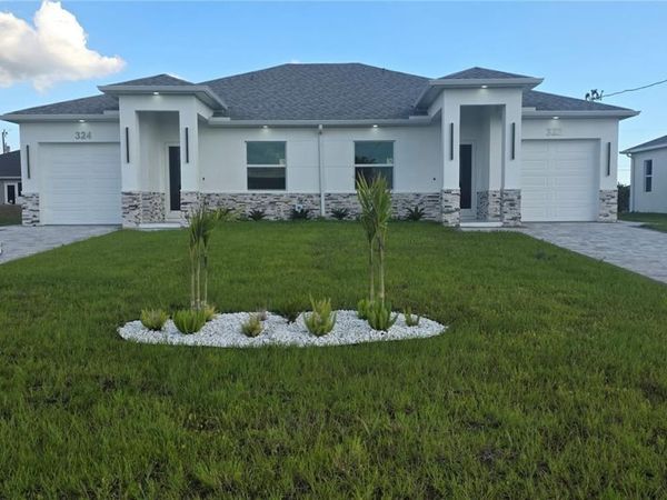 322/324 Poplar , Unit 22, Lehigh Acres, FL 33974