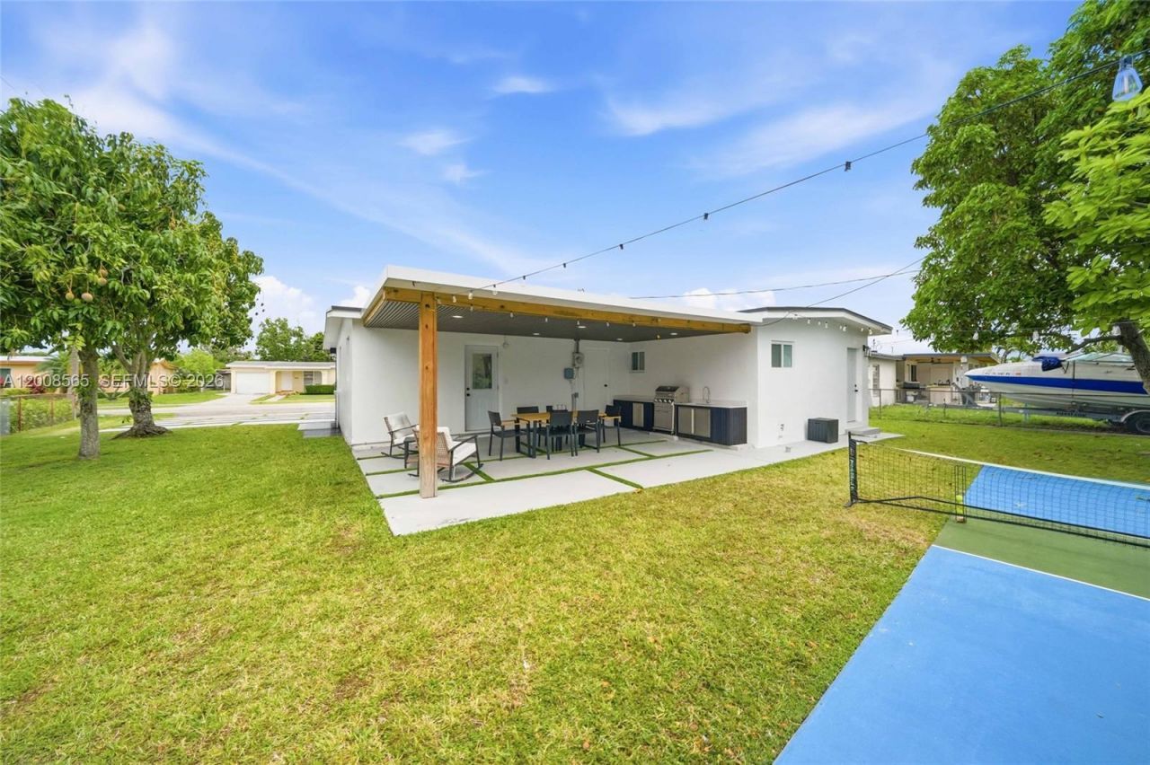 10860 SW 40th Ter, Miami, FL 33165 Photo