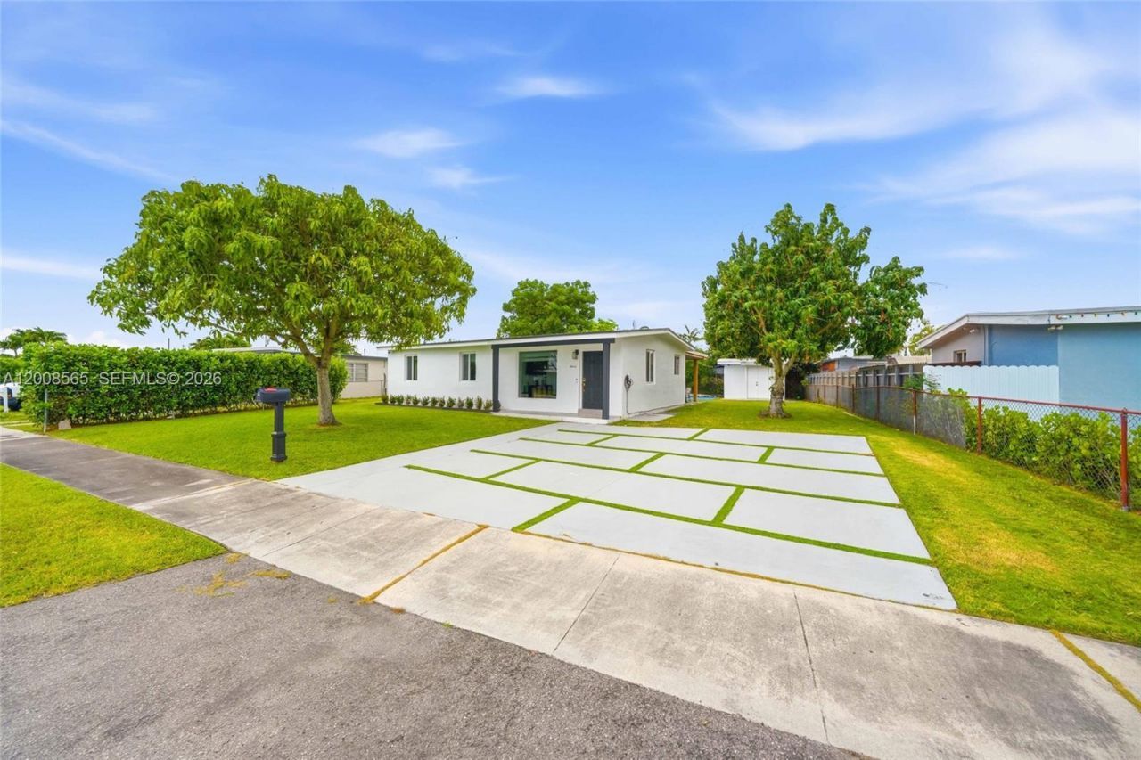 10860 SW 40th Ter, Miami, FL 33165 Photo