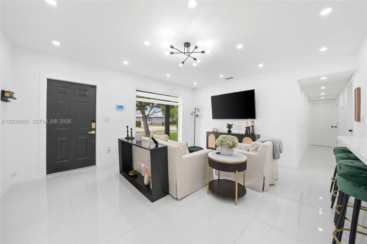 10860 SW 40th Ter, Miami, FL 33165 Photo
