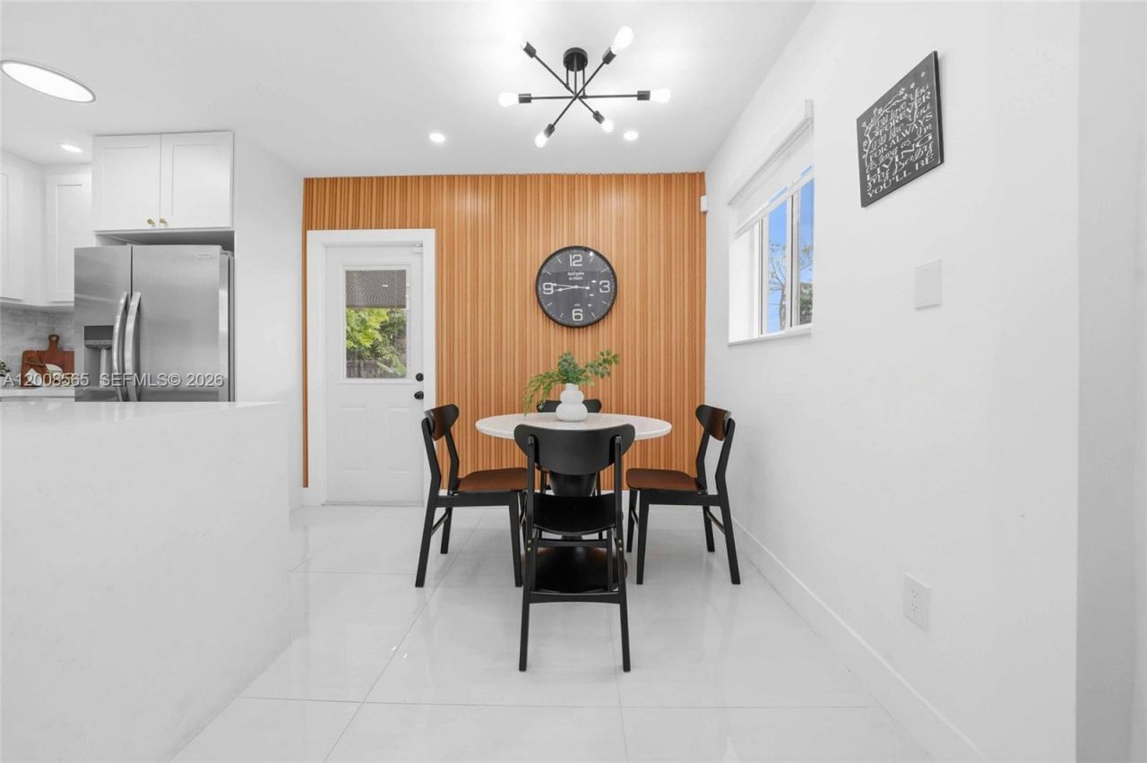 10860 SW 40th Ter, Miami, FL 33165 Photo