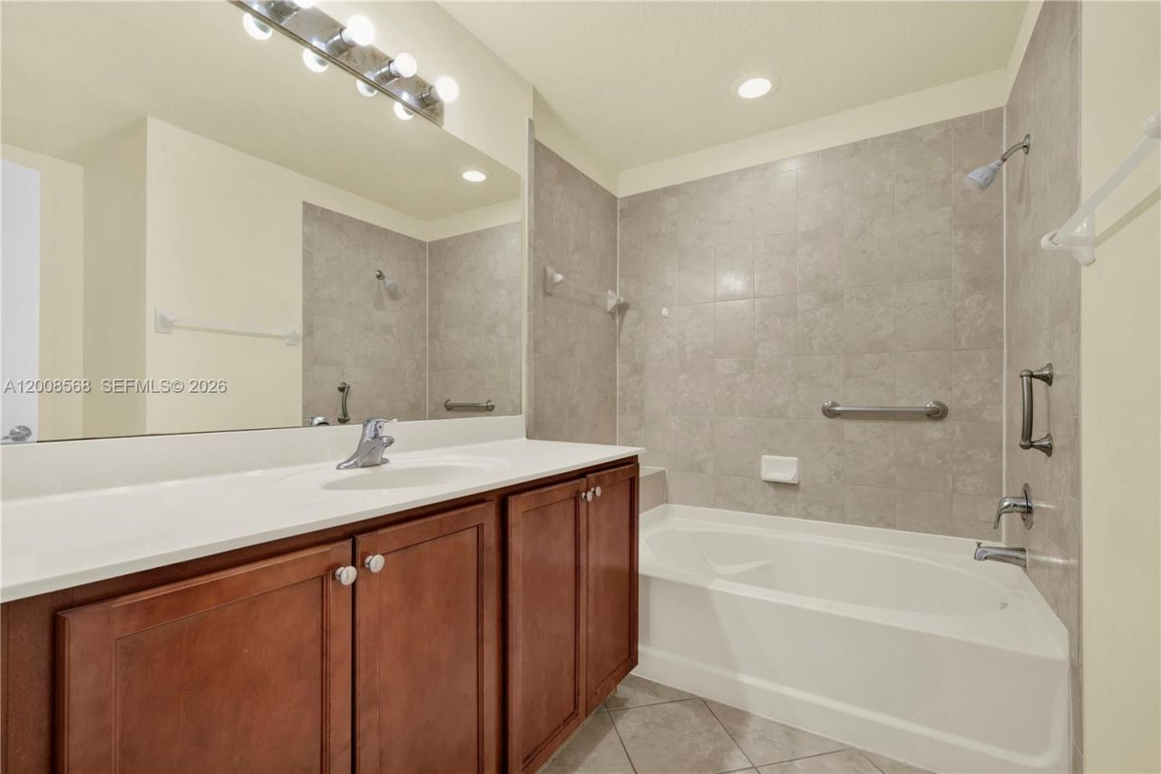 11501 NW 89th St , Unit 104, Doral, FL 33178 Photo