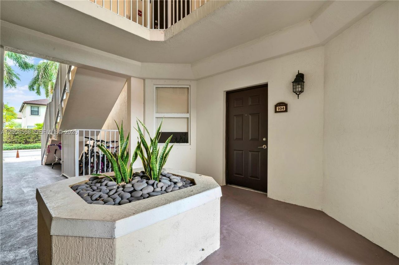 11501 NW 89th St , Unit 104, Doral, FL 33178 Photo