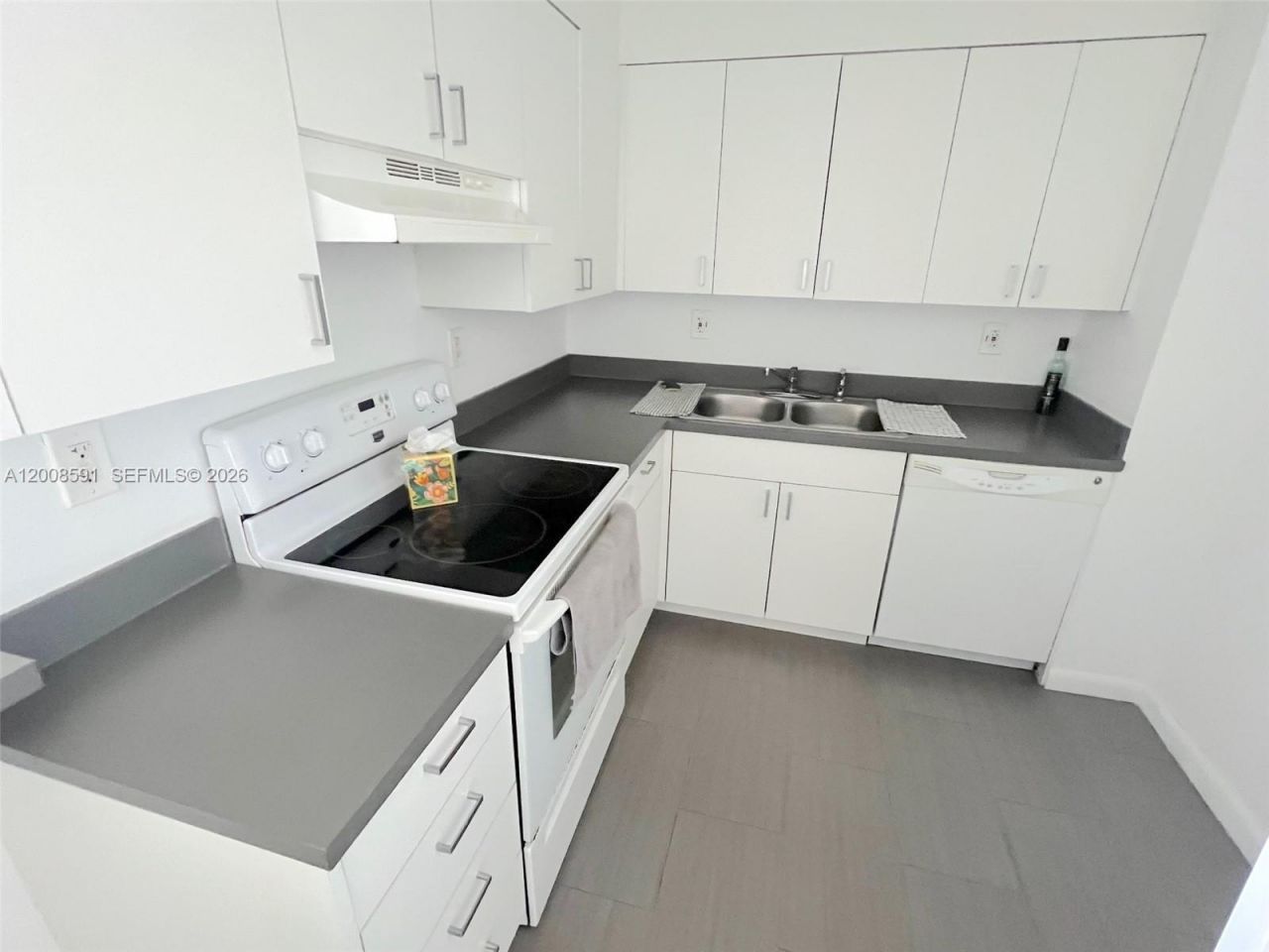 1800 Collins Ave , Unit 15B, Miami Beach, FL 33139 Photo
