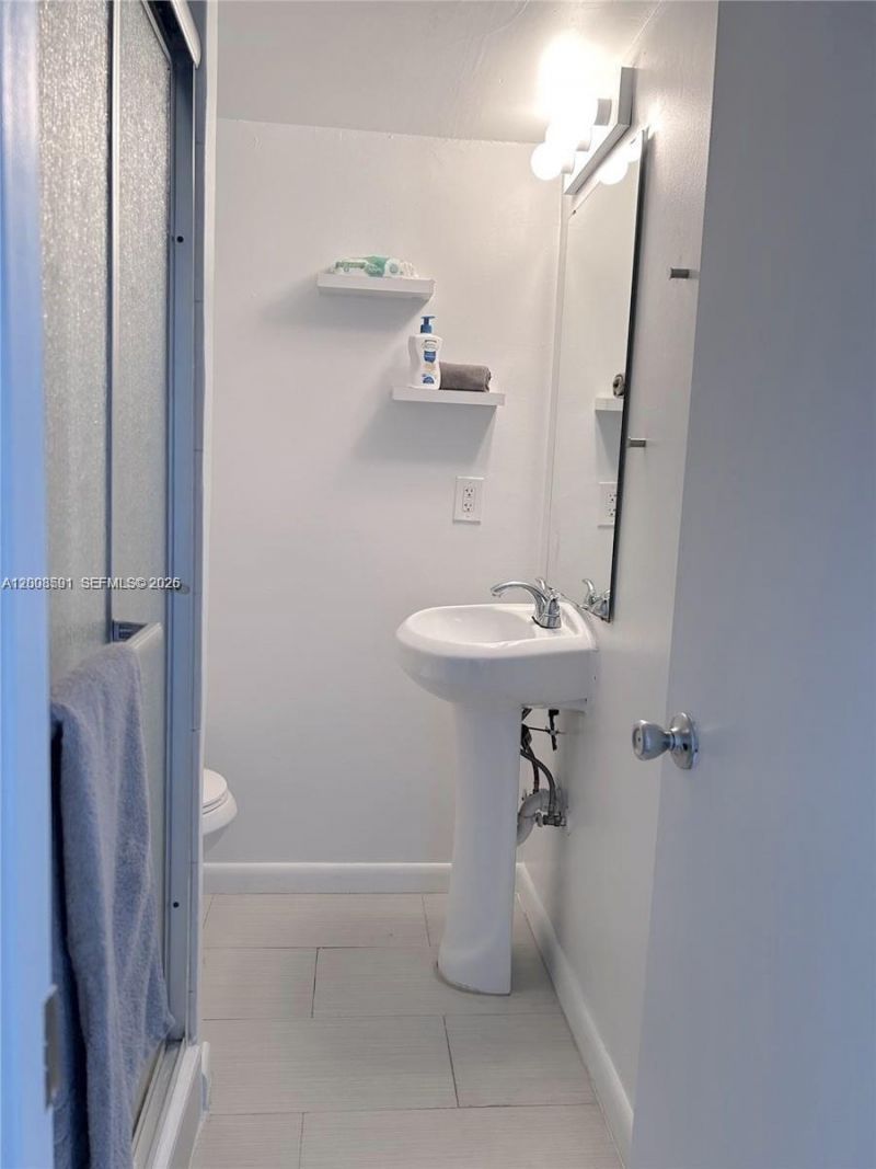 1800 Collins Ave , Unit 15B, Miami Beach, FL 33139 Photo