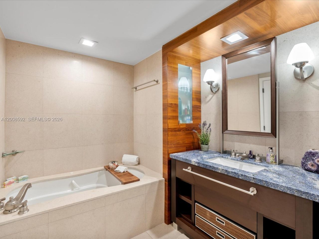 6801 Collins Ave, Unit 1402 Door, Miami Beach, FL 33141 Photo