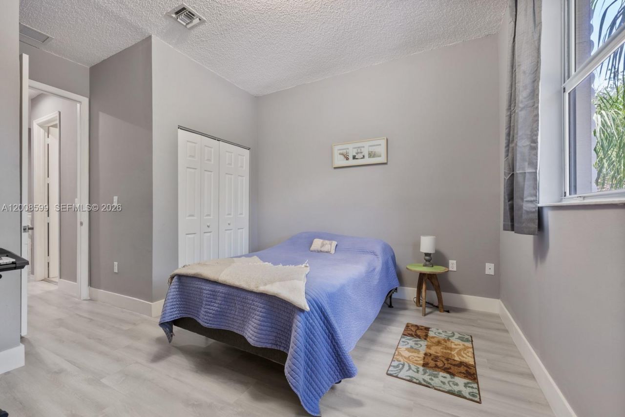 934 NE 42nd Ter , Homestead, FL 33033 Photo