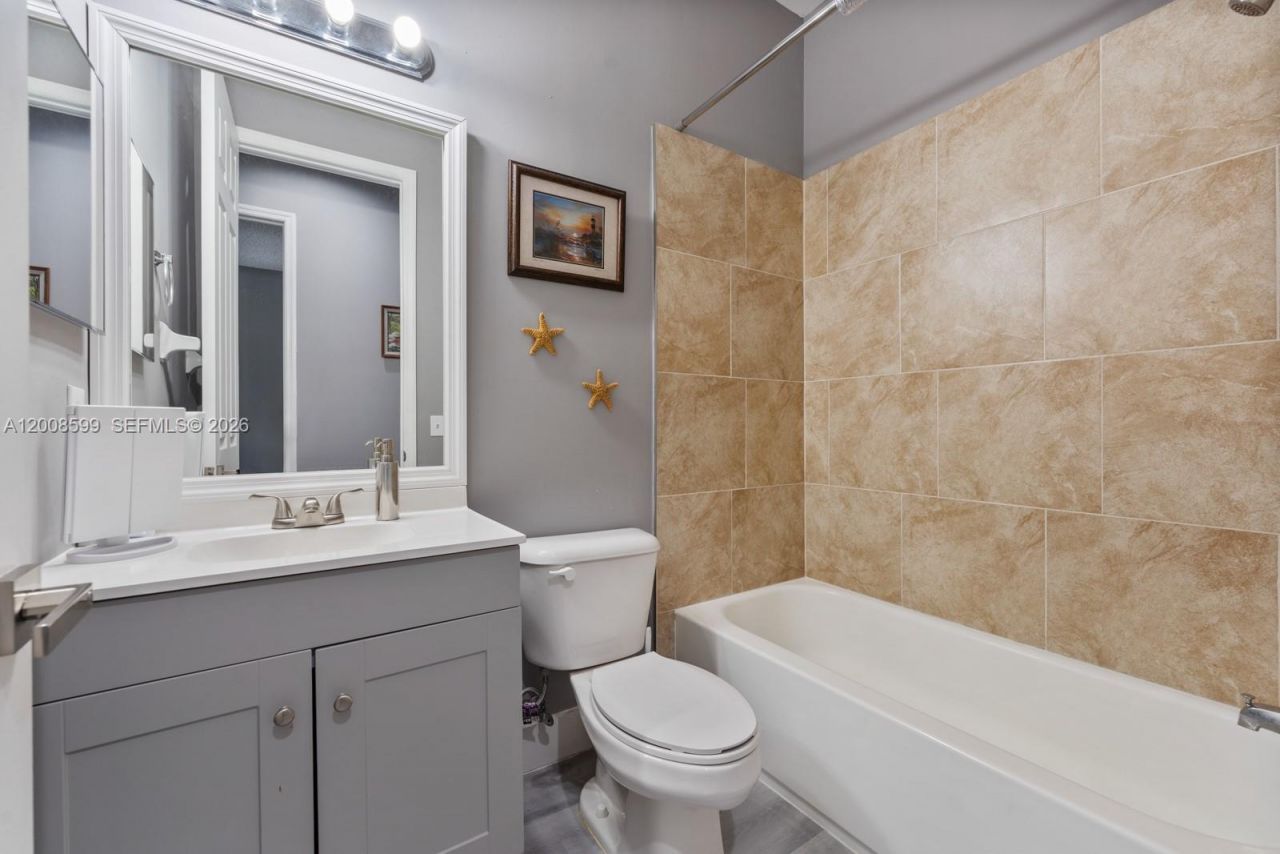 934 NE 42nd Ter , Homestead, FL 33033 Photo